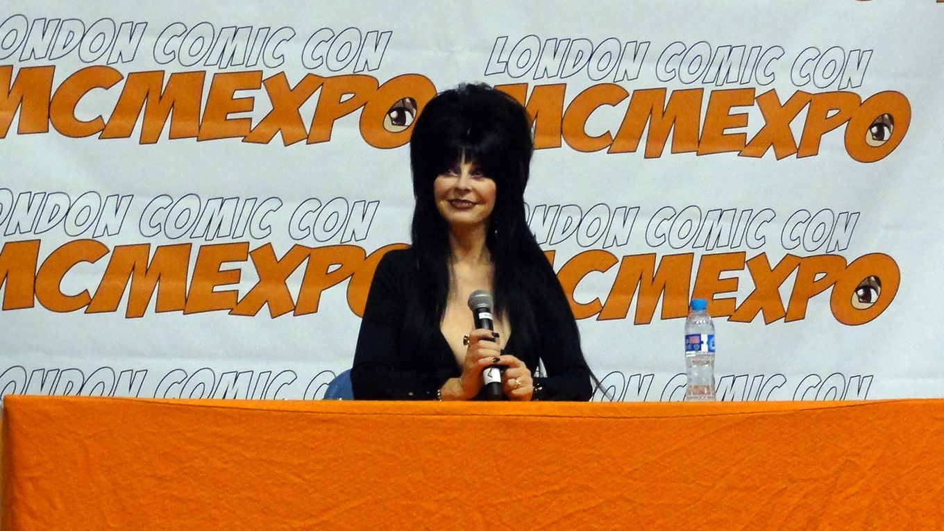 Read more about the article Elvira, Cassandra Peterson Panel at London MCM Expo